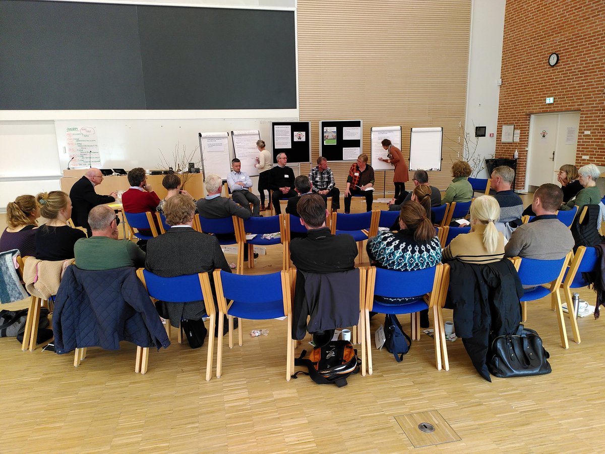 MetteVaarst's tweet photo. Talking about alternatives to antibiotics - voices in the debate point to how important communication is in and around the herd: employees need to know why, how and what to do for healthy animals. #ROADMAP_H2020 #antimicrobialuse #AMR https://t.co/0tuscM54bx