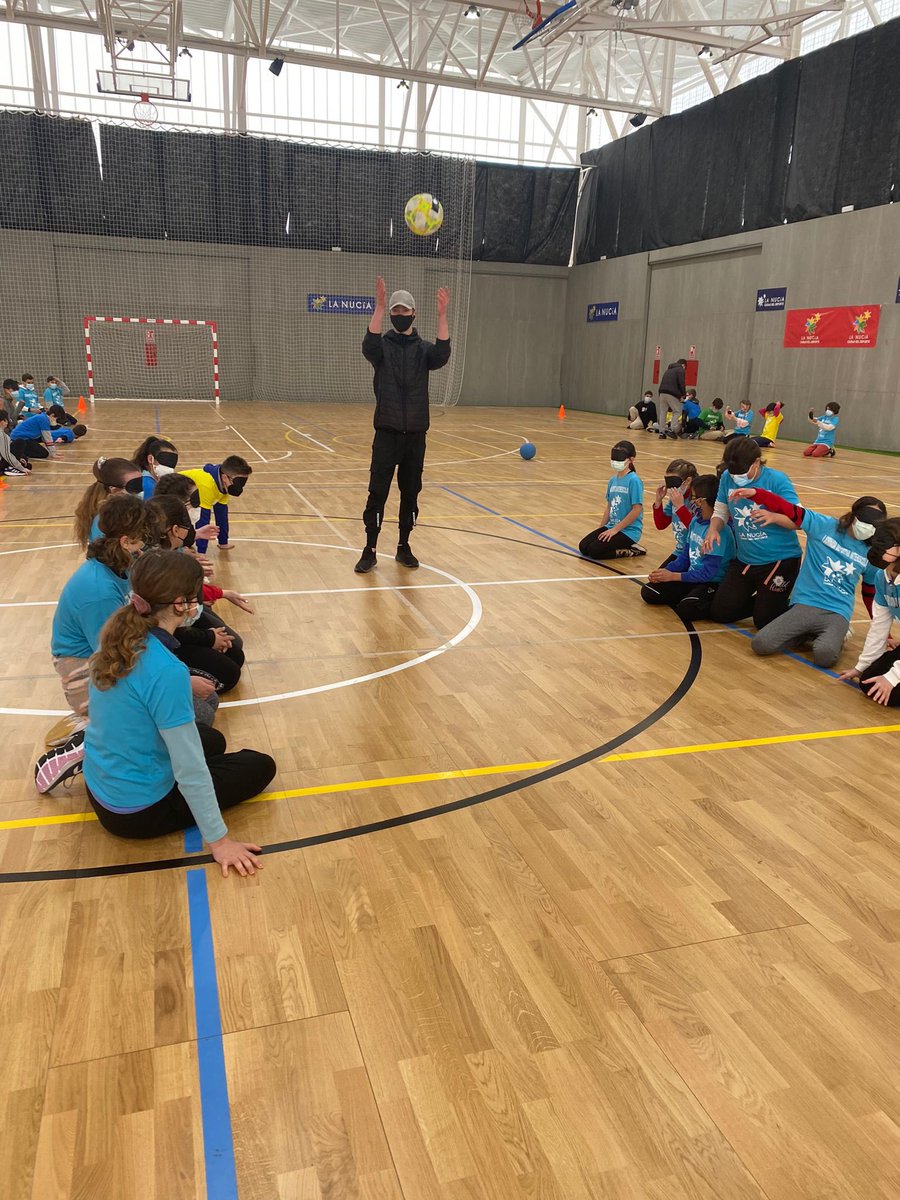 LaNuciaES's tweet photo. ✅Hoy los escolares nucieros practican #Golbol con motivo del #DiaDelEsport de la @comunitatesport entre las diferentes actividades de la “I Jornada Deportiva Escolar” de @lanuciadeporte‼️
🔝Celebrando el
#DíaMundialdelaActividadFísica!
#LaNuciaCiudadDelDeporte
#ElDeporteViveAquí https://t.co/GkKK6w6vng