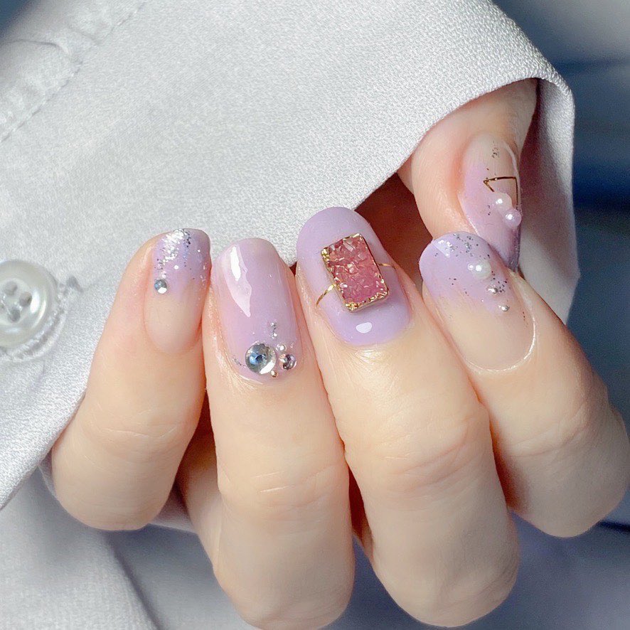 LionailSelf's tweet photo. JUMII TOKYO のマニキュアジェルコートならこれまでポリッシュだとどうしても使いづらかったデカパーツが簡単に使えるよううぅぅ😭😭😭
これできるのに30分くらいしかかからなかったよ〜〜！！
溜めてたパーツ使えるの嬉しい😭
お試しさせていただき本当に感謝🙏 https://t.co/QUlgEpnudV