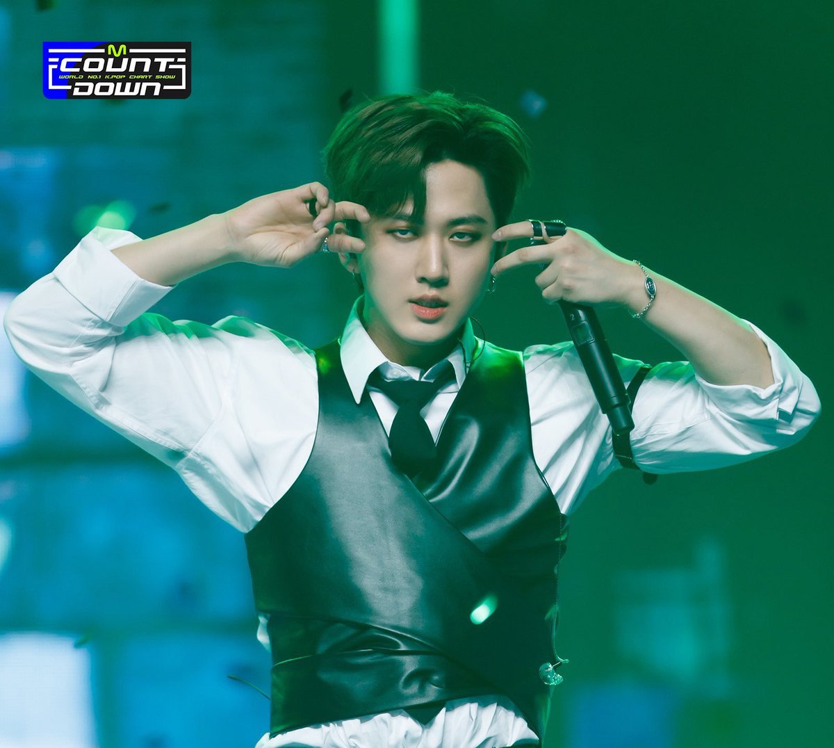 Ugor13Nap's tweet photo. Mister Seo Changbin Binnie
#changbin #straykids #seochangbin #Dwaekki #binnie #seo_changbin #Stray_kids #стрэйкидс #чанбин #сочанбин #стрэйкидс https://t.co/Abf8gzMcWF