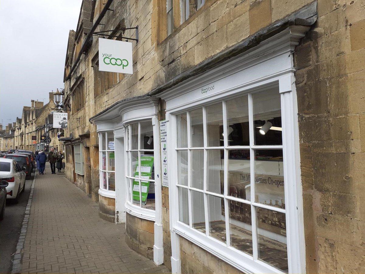 AzuraNetworks's tweet photo. Chipping Campden Midcounties Coop Food.
Full replacement of fluorescent lighting to Dextra LED lighting, Fridge installation &amp; RDM fridge monitoring system. #fridges #ledlighting #dextralighting #electrical #electricians #electricalcontractors #midcountiescoop https://t.co/6GL4IxbPQO