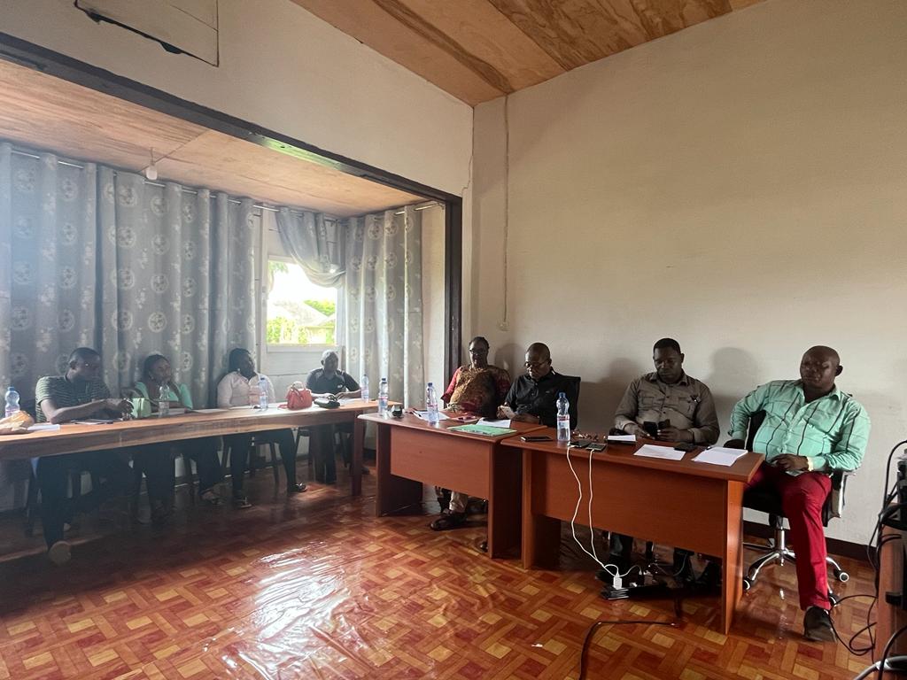 CongoMines's tweet image. #RDC_Droits_Humains : @CarterCenter et @OSISA facilitent l'atelier de formation des membres de #RENAD sur les techniques de communication et de  plaidoyer pour le respect des droits humains. Les membres COCODEM de #Muanda au Kongo Central participent également à cet atelier.