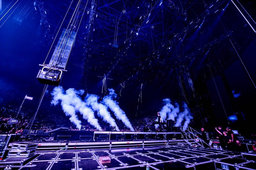 funradio_fr's tweet photo. Vous étiez si nombreux pour l’édition 5 de #FunRadioIbizaExperience‼️ On espère tous vous revoir pour la 6ème avec sans oublier @Samleconducteur 💙
#sammix #CeluiQuiConduitCestCeluiQuiNeBoitPas
#MerciSam https://t.co/0DLEEQ90af