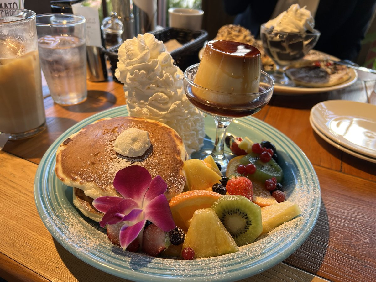 eire03301's tweet photo. しっかりした味、固さのぷりん🍮パンケーキもボリュームあった〜🥞 さすが!カフェオレだったのに珈琲の味しっかりありました。美味しかったです😋
#konas Coffee https://t.co/bV86XoP6bP