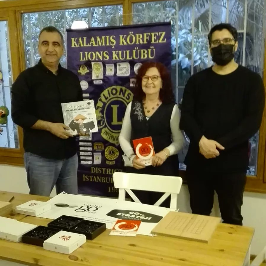 gookulu's tweet photo. Kalamış Körfez Lions Kulübü'nün daveti üzerine yazar Sevim Ak'ın Kadıköy'deki çocuk kütüphanesinde çocuklarla buluştuk ve Go oynadık ⚫⚪

Çocuklarımızın Go ile tanışmasına vesile olduklari için çocuk kitapları yazarı Sevim Ak'a ve sayın Fatih Karaca'ya müteşekkiriz 🙏 https://t.co/UdFp0lKRKe