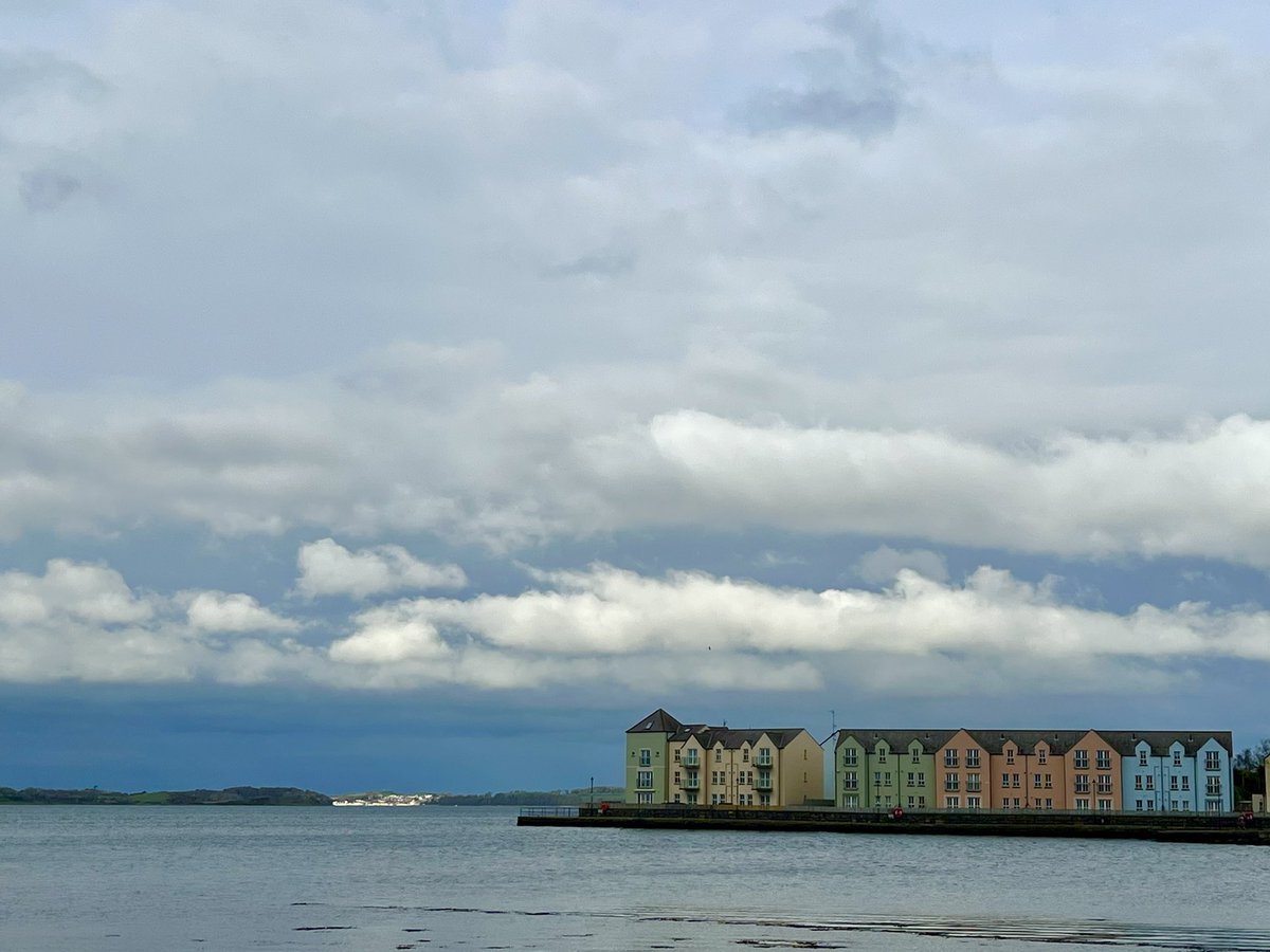 Morning Killyleagh Co.Down you are looking well 😍👌

 @bbcniweather @angie_weather @barrabest @WeatherCee @deric_tv @linzilima @Louise_utv @WeatherAisling @bbcweather @StormHour @MetMattTaylor @SmugglersTable