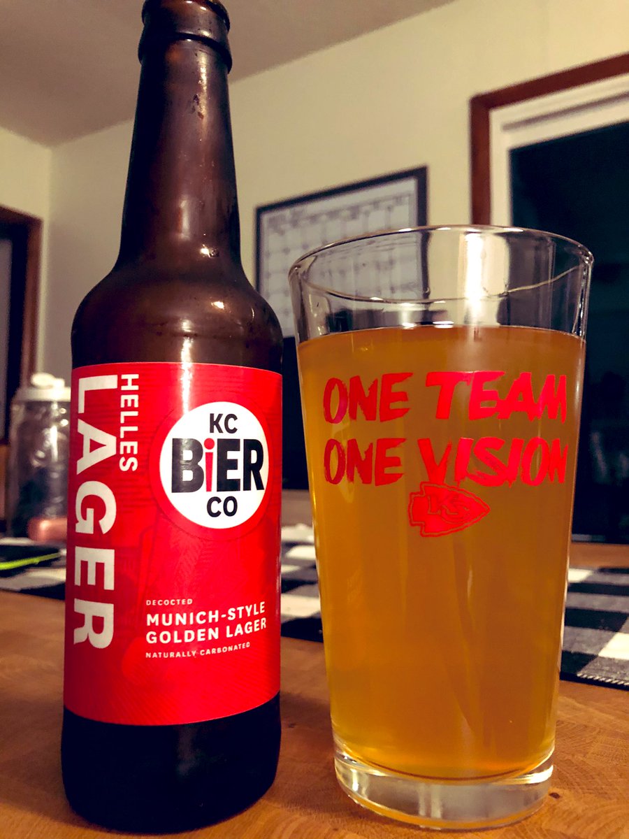 coolhandlelucas's tweet photo. @KCBierCo 🍺x @ArrowheadAddict 🎧 my evening ritual 🤌
Two of my favorite Kansas City brands, now partners 🤝😍
Shoutout🗣@katie_cammm
#matchmadeinheaven #kcbierco #kcbier #arrowheadaddict #arrowheadaddictpodcast https://t.co/bVjiPKnUEL