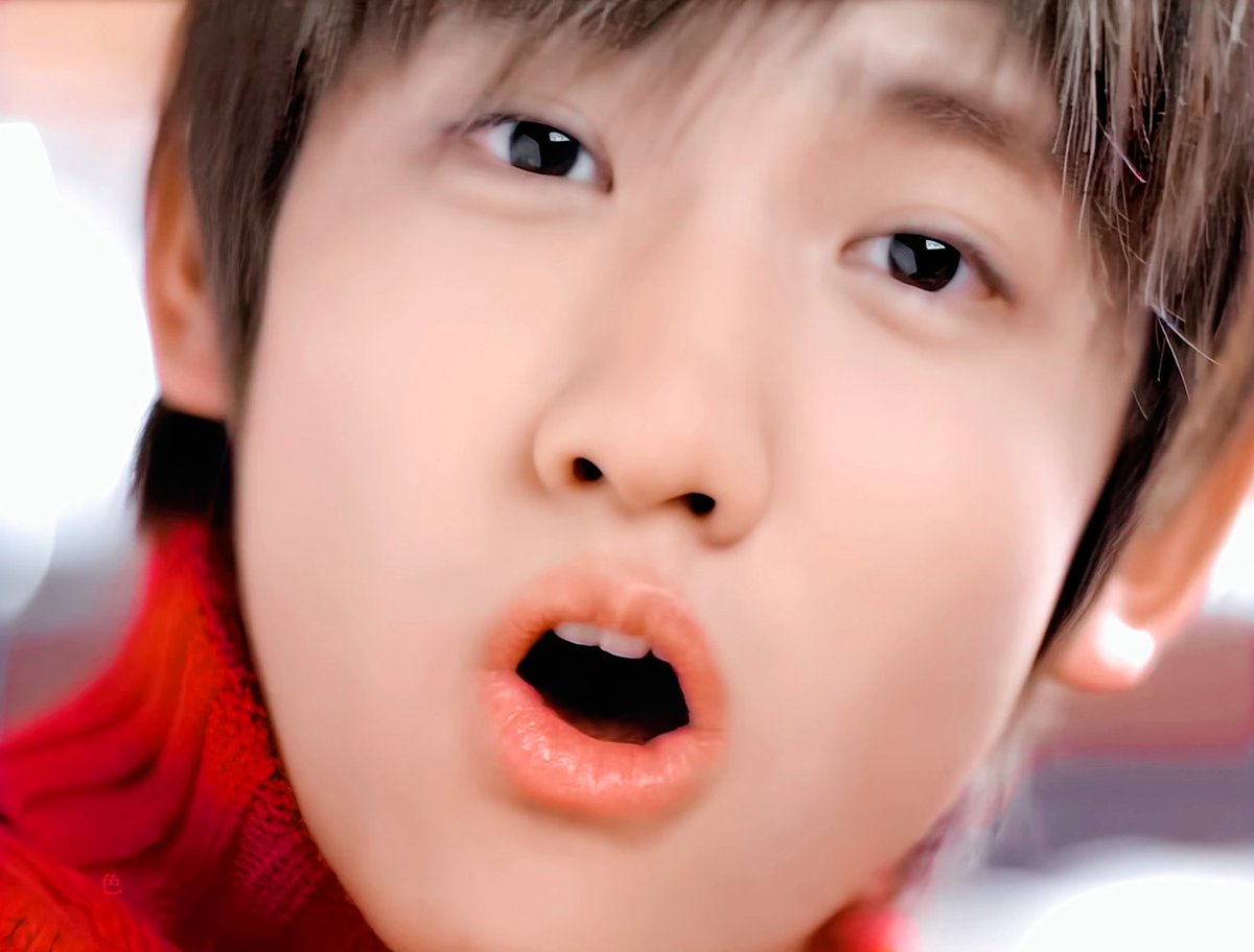 1ro218's tweet photo. CAP.
#Hug MV
#최강창민 #MAXCHANGMIN https://t.co/ZB9hOPsET9