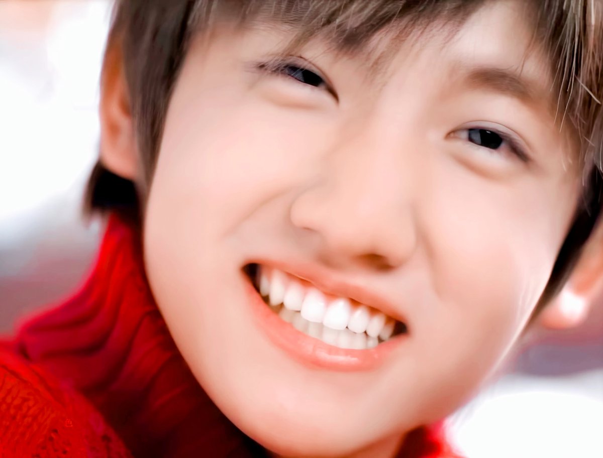 1ro218's tweet photo. CAP.
#Hug MV
#최강창민 #MAXCHANGMIN https://t.co/ZB9hOPsET9