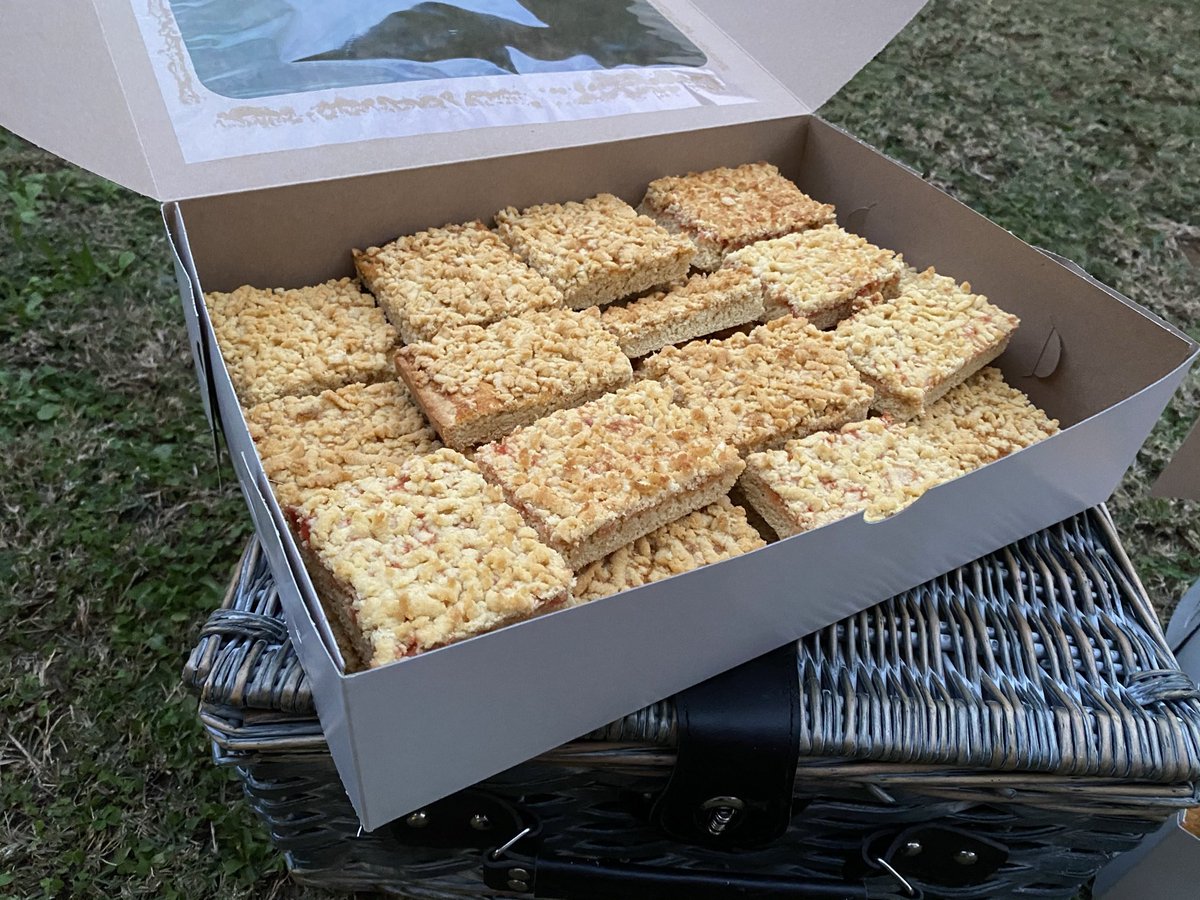 Fam we are accepting orders to be delivered tomorrow 7th April, Centurion, Midrand, Fourways, Bryanston,Northriding and Jhb south .Please retweet for our next client...