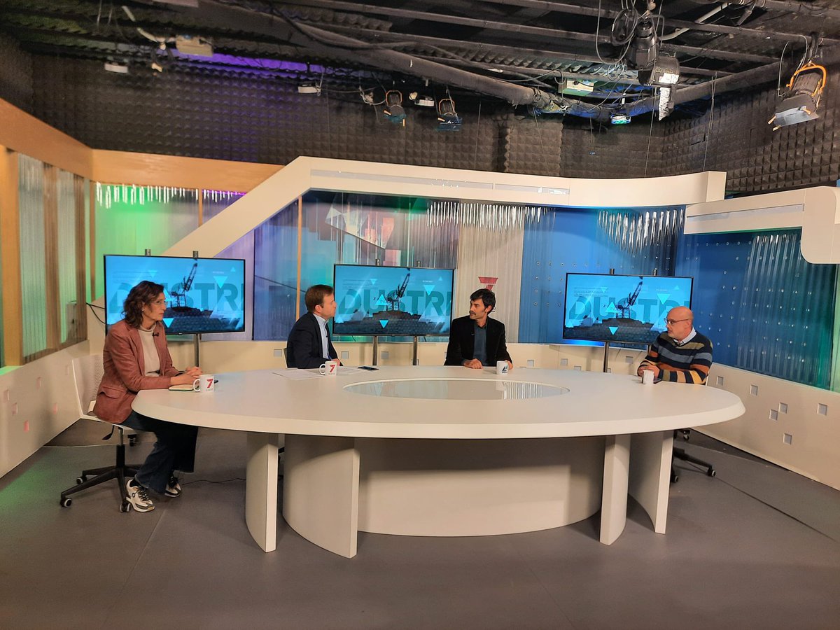 Fernando P. Monguió (@fp_monguio) on Twitter photo Vea la entrevista anoche en #AcentoAndaluz de <a href="/7TVAndalucia/">7TV Andalucía</a> de <a href="/FP_Monguio/">Fernando P. Monguió</a> al portavoz de <a href="/SaveChildrenAn/">Save the Children Andalucía</a> <a href="/jcuenk/">javier cuenca</a> con la ayuda de los periodistas <a href="/LucioVillegas/">Lourdes Lucio</a> y <a href="/rlimong/">Raúl Limón</a> Y la columna #CrónicasdelAndamio de <a href="/diegopsuarez/">Diego Suárez</a> Aquí👉 7tvandalucia.es/andalucia/acen… Vea la entrevista anoche en #AcentoAndaluz de <a href="/7TVAndalucia/">7TV Andalucía</a> de <a href="/FP_Monguio/">Fernando P. Monguió</a> al portavoz de <a href="/SaveChildrenAn/">Save the Children Andalucía</a> <a href="/jcuenk/">javier cuenca</a> con la ayuda de los periodistas <a href="/LucioVillegas/">Lourdes Lucio</a> y <a href="/rlimong/">Raúl Limón</a> Y la columna #CrónicasdelAndamio de <a href="/diegopsuarez/">Diego Suárez</a> Aquí👉 7tvandalucia.es/andalucia/acen…