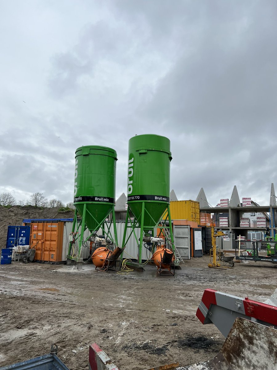 MarioBoesveld's tweet photo. Gestart plan ‘t Zuyd te Alphen aan den Rijn, voor thunnissen BV.
Hier verzorgen wij het metsel-isolatie en steigerwerk. https://t.co/2pdHTyADJf