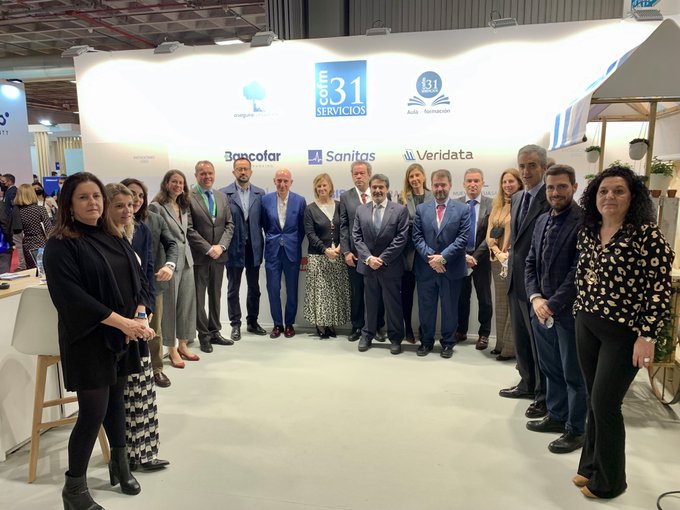 StericycleEs's tweet photo. ✔️Nuestra Directora de Ventas Beatriz Lorenzo y Directora Comercial de Servicios Clínicos Loreto González, junto a consejeros y patrocinadores en
@infarma_es.
Stericycle fue patrocinadora de Infarma, el Encuentro Europeo de Farmacia.
#infarma2022 #COFMS31 #Protegemosloqueimporta https://t.co/16jY6d7Gyv