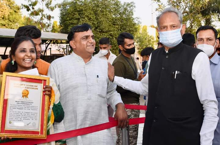 zeerajasthan_'s tweet photo. #Jodhpur : कांग्रेस नेता शिवकरण सैनी ओबीसी विभाग प्रदेश कार्यकारी अध्यक्ष मनोनीत

राष्ट्रीय अध्यक्ष ओबीसी विभाग ने सैनी को किया मनोनीत,इससे पूर्व राष्ट्रीय समन्वयक पद का दायित्व था सैनी के पास,मनोनयन पर कांग्रेस नेता, समर्थक व शुभचिंतक दे रहे है सैनी को बधाईयां

@SKsaini_1010 https://t.co/NJs0v1nfXh