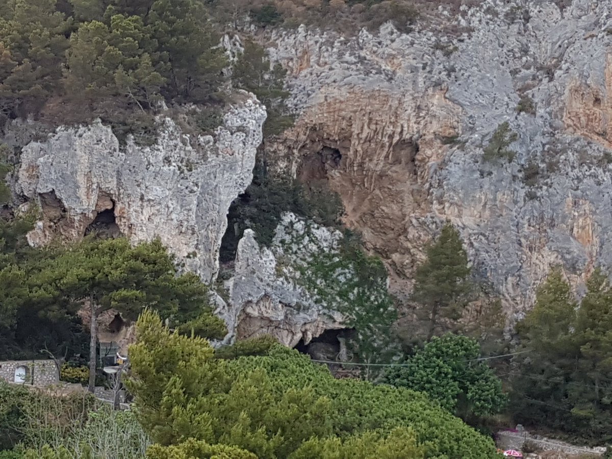 chantal_millier's tweet photo. Initiation à l'ile sacrée. "Reine de la roche dans son habit candide et pourpre" ciao ciao Vincenzo. https://t.co/QKbU01Ot2d