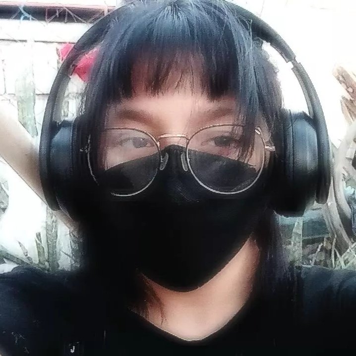 Yup1nn's tweet photo. Self potrait https://t.co/nlK00vzTvb