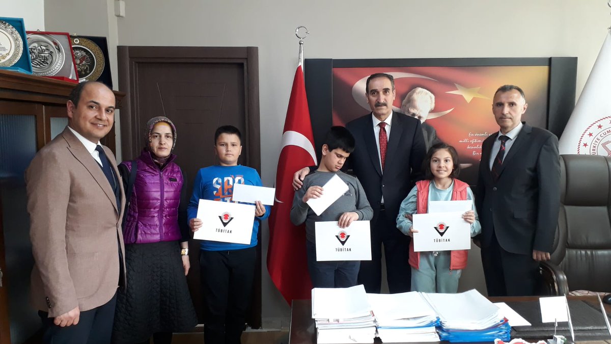 bahcesehir_mus's tweet photo. İl Milli Eğitim Müd. Sn.Enver KIVANÇ,Tübitak Van Bölge Sergisinde Bölge https://t.co/yfT1Yfeiik ve https://t.co/VDiA8FblfC Olan Muş Bahçeşehir Koleji Öğrencilerimizi Makamnda Kabul Ederek Ödüllendrdi.
İl Milli Eğitim Müdürümüz Sn.Enver KIVANÇ'a İlgilerinden dolayı teşekkür ederiz https://t.co/ovQ2mpTjGB