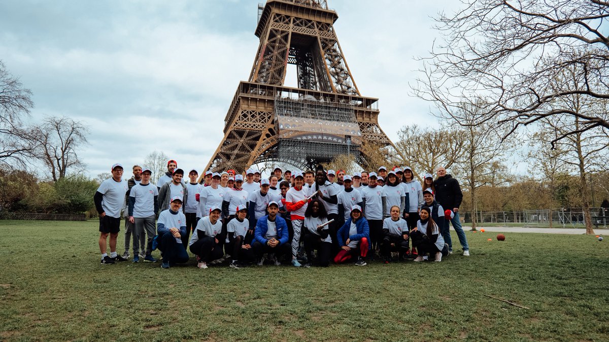 Il est 9h ! 
Paris prend le relais de la Finlande et du Kenya pour une petite course au pied de <a href="/LaTourEiffel/">La tour Eiffel</a> avec les équipes de <a href="/Paris2024/">Paris 2024</a> et de <a href="/francediplo/">France Diplomatie 🇫🇷🇪🇺</a> !