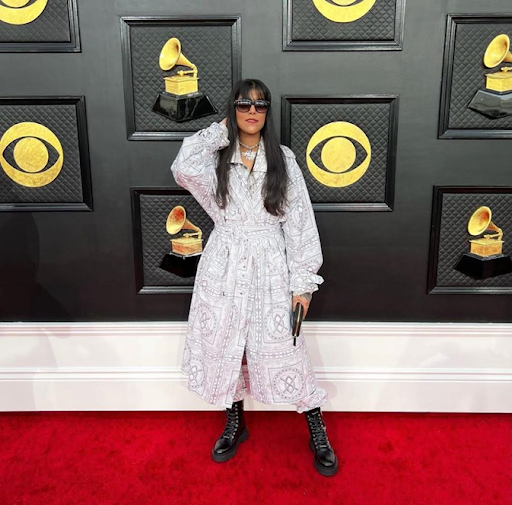 nmuvnl's tweet photo. #Grammys Ook een speciale vermelding voor songwriter Roselilah en music publisher @bmg_bnl. De song 'Family Ties' van Baby Keem ft. Kendrick Lamar waaraan #Roselilah meeschreef won de Grammy voor 'Best Rap Performance'. ✨
#grammys2022 #Songwriters #Dutchtalent https://t.co/28BkYd4YpT