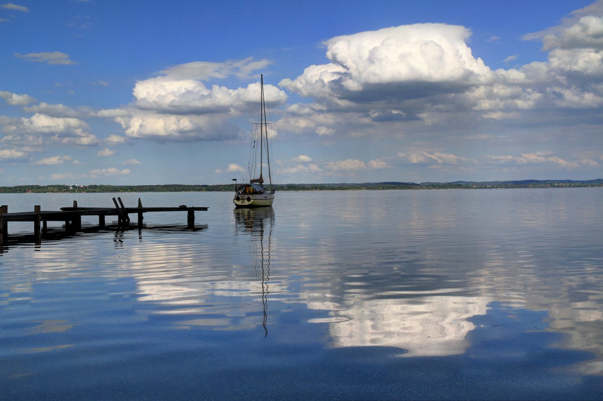 TimeTraveler911's tweet photo. This is home from home and it's only ca. 30 kms from home for this week’s #Top4Theme #Top4Home with @Giselleinmotion @Touchse @CharlesMcCool & @perthtravelers
1 + 2 Chiemsee Views
+ islands on the lake
3 - Herrenchiemsee with little Versailles
4 - Fraueninsel with monastery https://t.co/Bz8Bnqsx3g