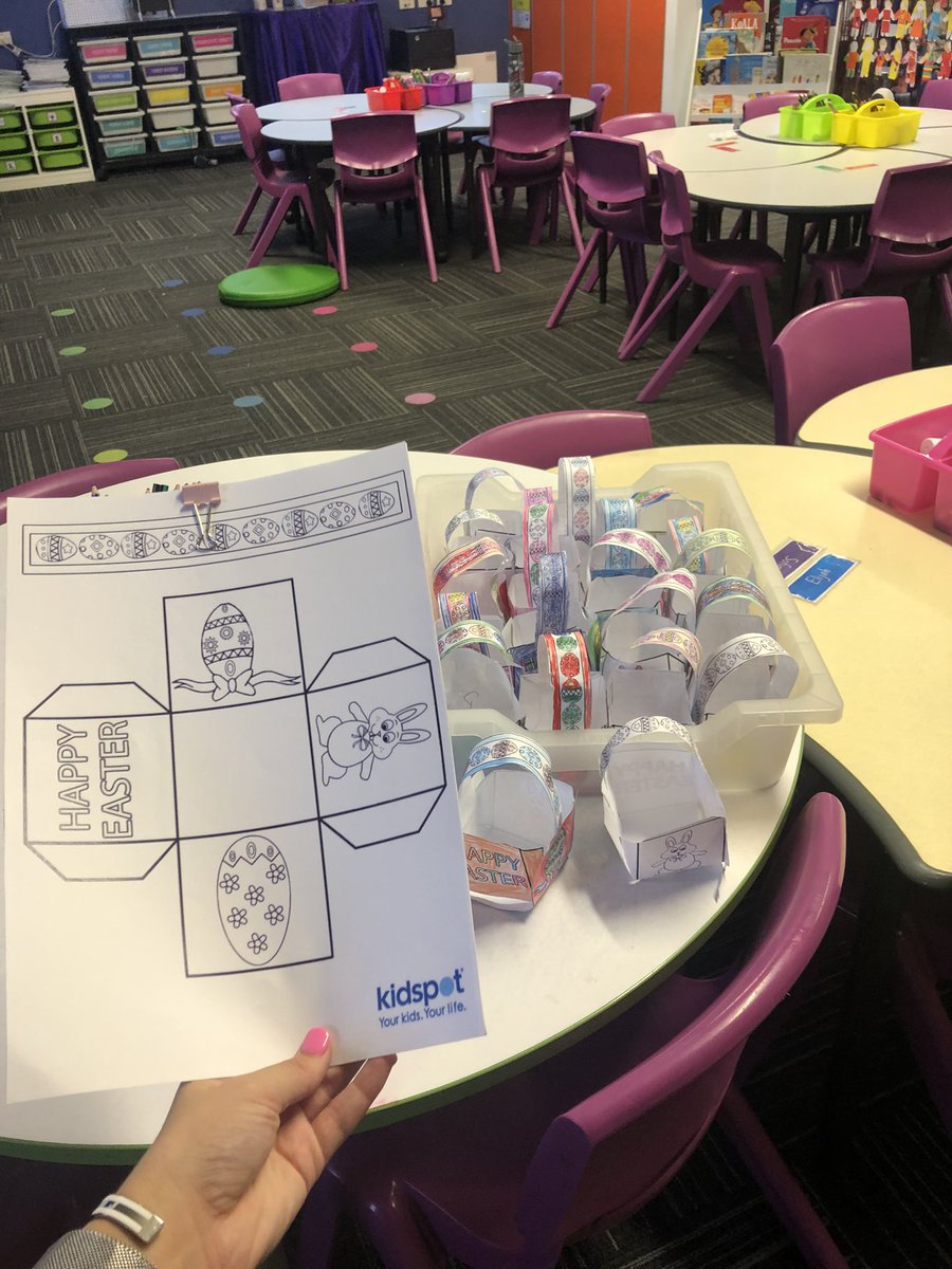IveliRachel's tweet photo. Year 1 made some little Easter baskets today, so that the Easter Bunny can deliver gifts over the holidays. They were very excited!! Our fine motor skills also got a workout…🐣🐇 #acuedu_p https://t.co/X8396xq5Qj
