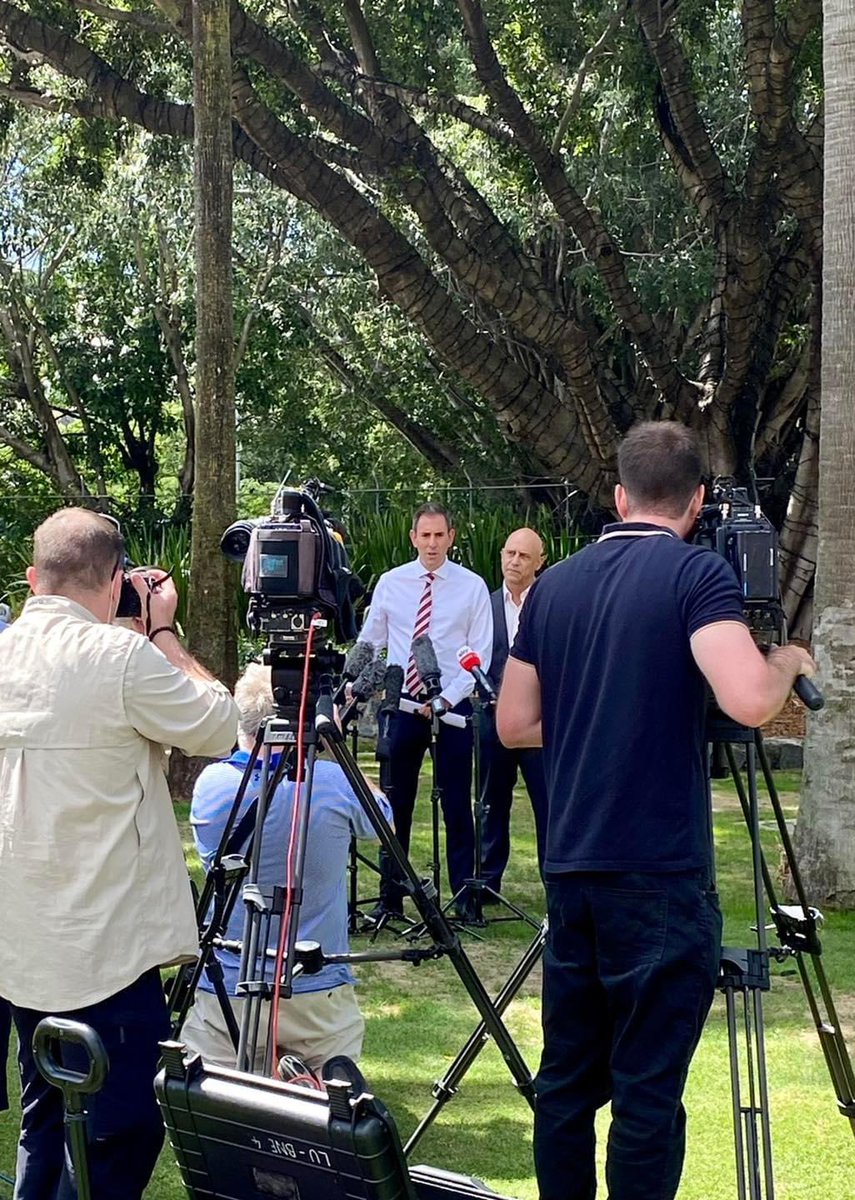 Proud to stand with Shadow Treasurer @JEChalmers in our community today. We spoke about Scott Morrison's shameful refusal to jointly fund Queensland's flood response package, which would help so many flood victims Ryan get back on their feet. #auspoI #qldfloods #RurnRyanRed