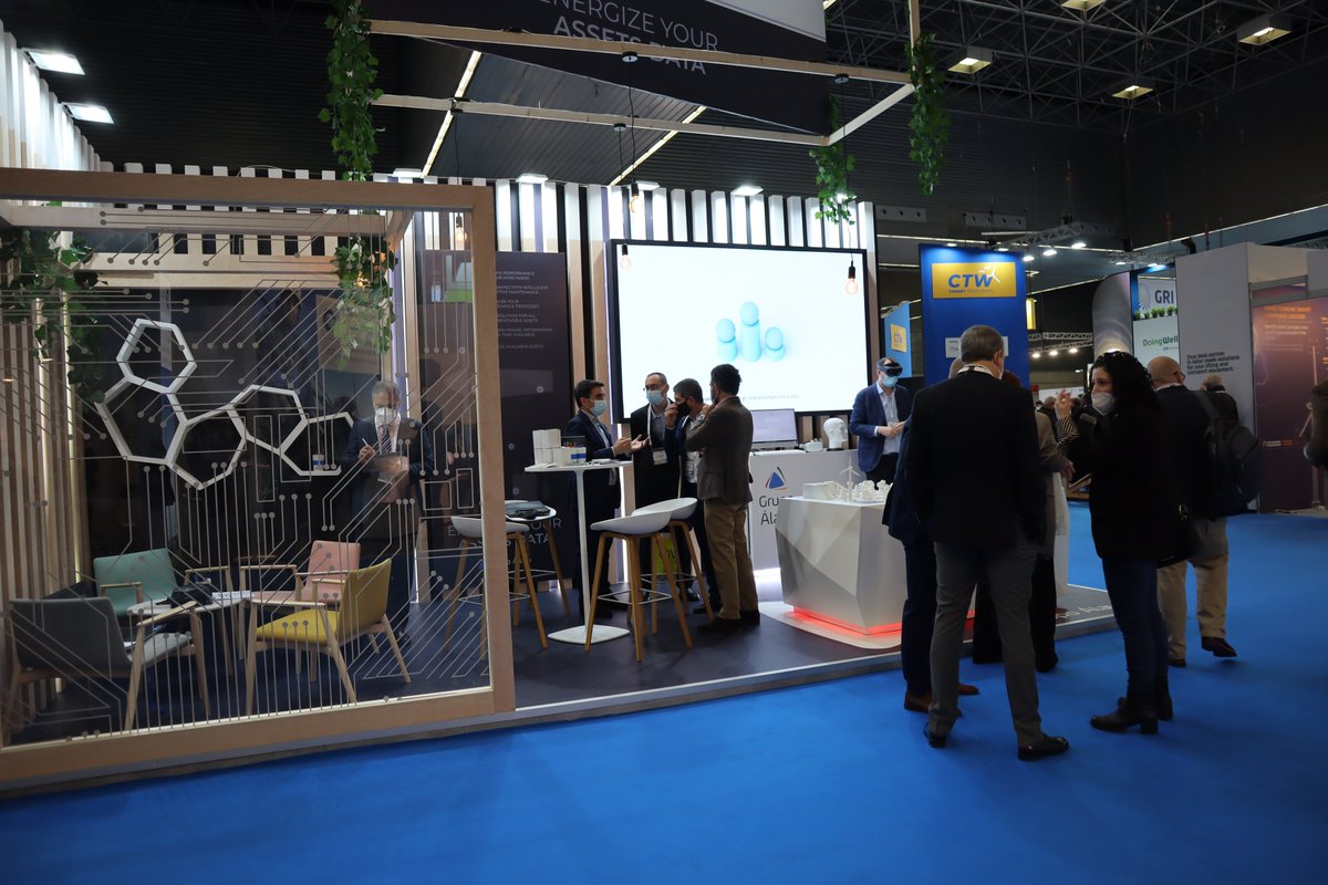grupoalava's tweet photo. So happy to receive our first visitors at @WindEurope! We are very excited to show you our intelligent solutions for your #WindFarms✨ Come to our booth 📍D57 (Hall 1) to see our partner's (@Innovae) #VirtualReality #Demo 🥽🔛
#WindEurope2022 #WindFarms #WindSector #WindPower https://t.co/qVuSGW3ge1