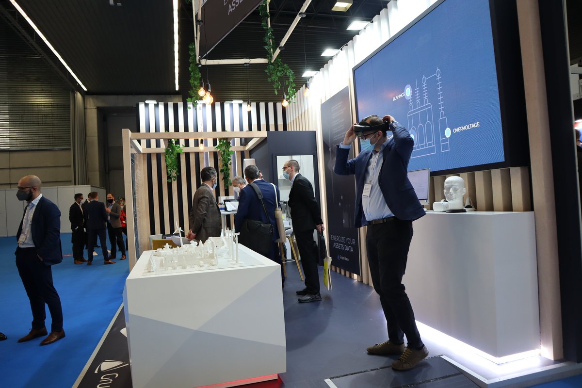 grupoalava's tweet photo. So happy to receive our first visitors at @WindEurope! We are very excited to show you our intelligent solutions for your #WindFarms✨ Come to our booth 📍D57 (Hall 1) to see our partner's (@Innovae) #VirtualReality #Demo 🥽🔛
#WindEurope2022 #WindFarms #WindSector #WindPower https://t.co/qVuSGW3ge1