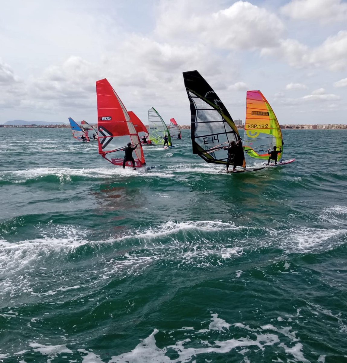 Torresportscity's tweet photo. #Funboard🏄‍♂️

🥈ILYA STEPANOV SUBCAMPEÓN JUVENIL Y 7°ABSOLUTO  DE LA 1ª ETAPA DEL CAMPEONATO DE ESPAÑA FUNBOARD AEF
 
https://t.co/l9108V3gmS https://t.co/r3ni9dAF53