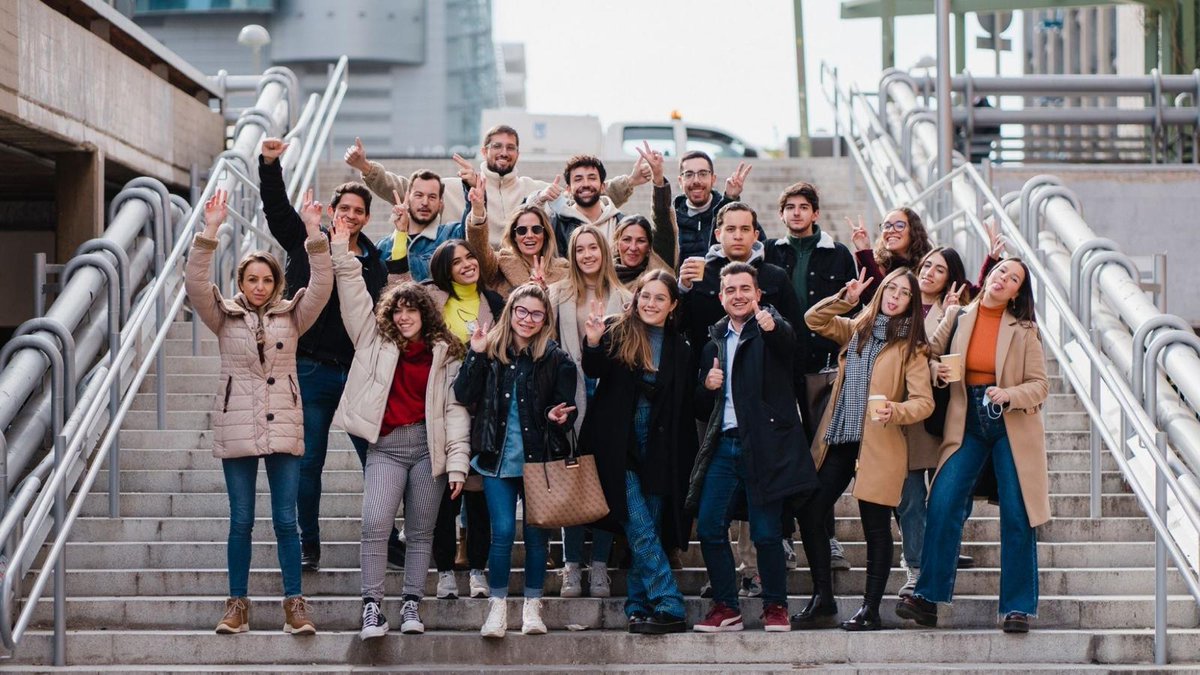 "El talento gana partidos, pero el trabajo en equipo gana campeonatos"

#FluorDay #SomosFluor