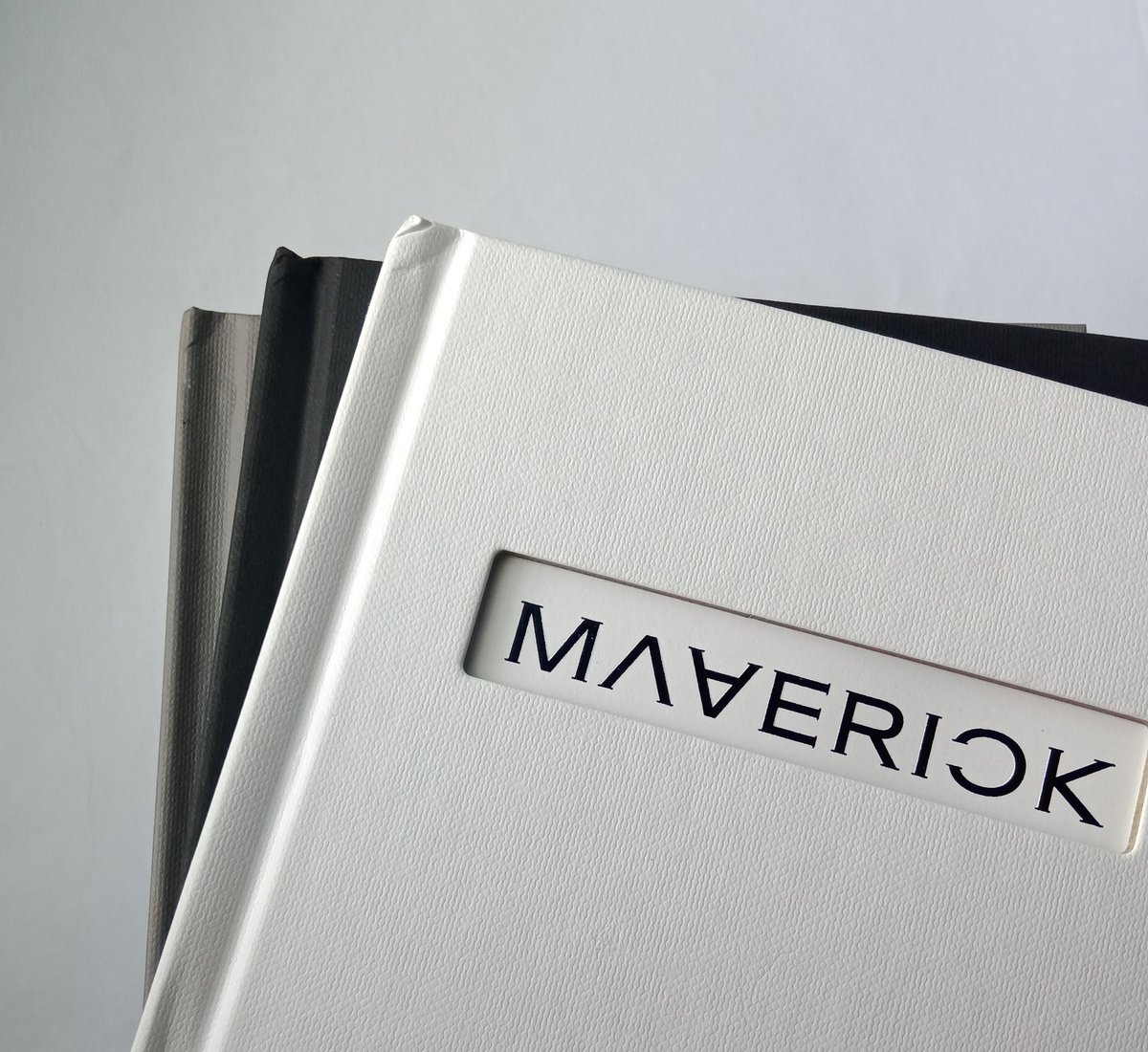 yedeeee__'s tweet photo. Thank youuu so much po @harulorss for these maverick albums! They came home safely and super ganda ng pulls ramdam na ramdam ko pagmamahal ni kevin😭🤘

#LORSS_FEEDBACKS https://t.co/Vcs3GMOGMb