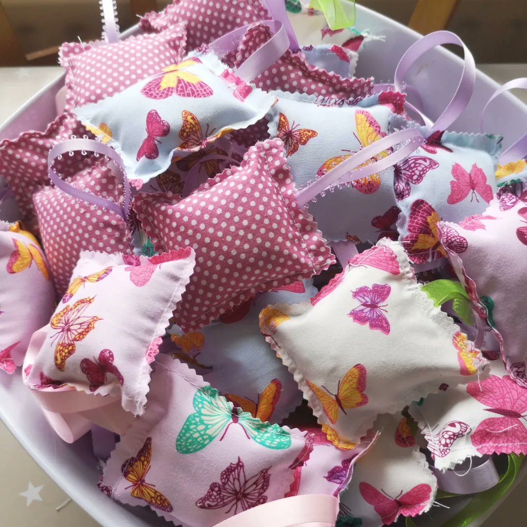 NiamhCooper7's tweet photo. Warmer weather brings out the moths so made these lovely little Lavender cushions ready for Market season. DM for more details https://t.co/wxC61dQh4p
