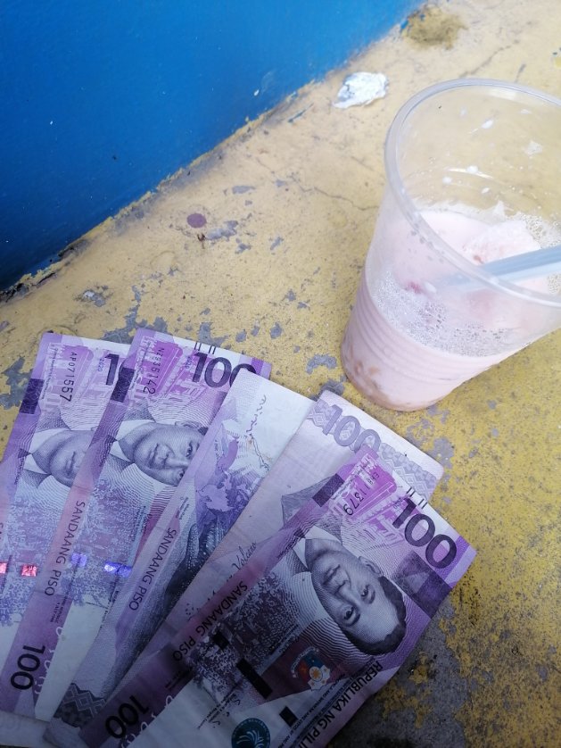 Killua339's tweet photo. Breaktime halo halo at Araw ng Bale ngaun myerkules e hehe kung tutuusin maliit na halaga sobrang pagod at pawisan ka💪💪 sa massage at es malaki ang kita pero di aq masaya boooom🤣🤣🤣
#supersaiyan
#kalmado
#alipin
#constructionboy https://t.co/R8JiiaDVdx