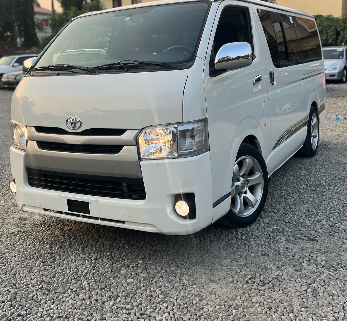 CarsConnectNG's tweet photo. 🤳 TOYOTA HIACE BUS #HummerBus
●➖➖➖➖➖➖➖➖➖●
Automatic Transmission
Year: 2013 Model
Status: Foreign Used
Duty: Fully Paid
Price: ₦16.5M
Location: Abuja 🇳🇬
Call/W: 08068278079
🇳🇬Nation Wide Delivery👀
Please Retweet 🙏
#ALjufu #ccngsbmng #CarsConnect https://t.co/KqWl1y7b3M