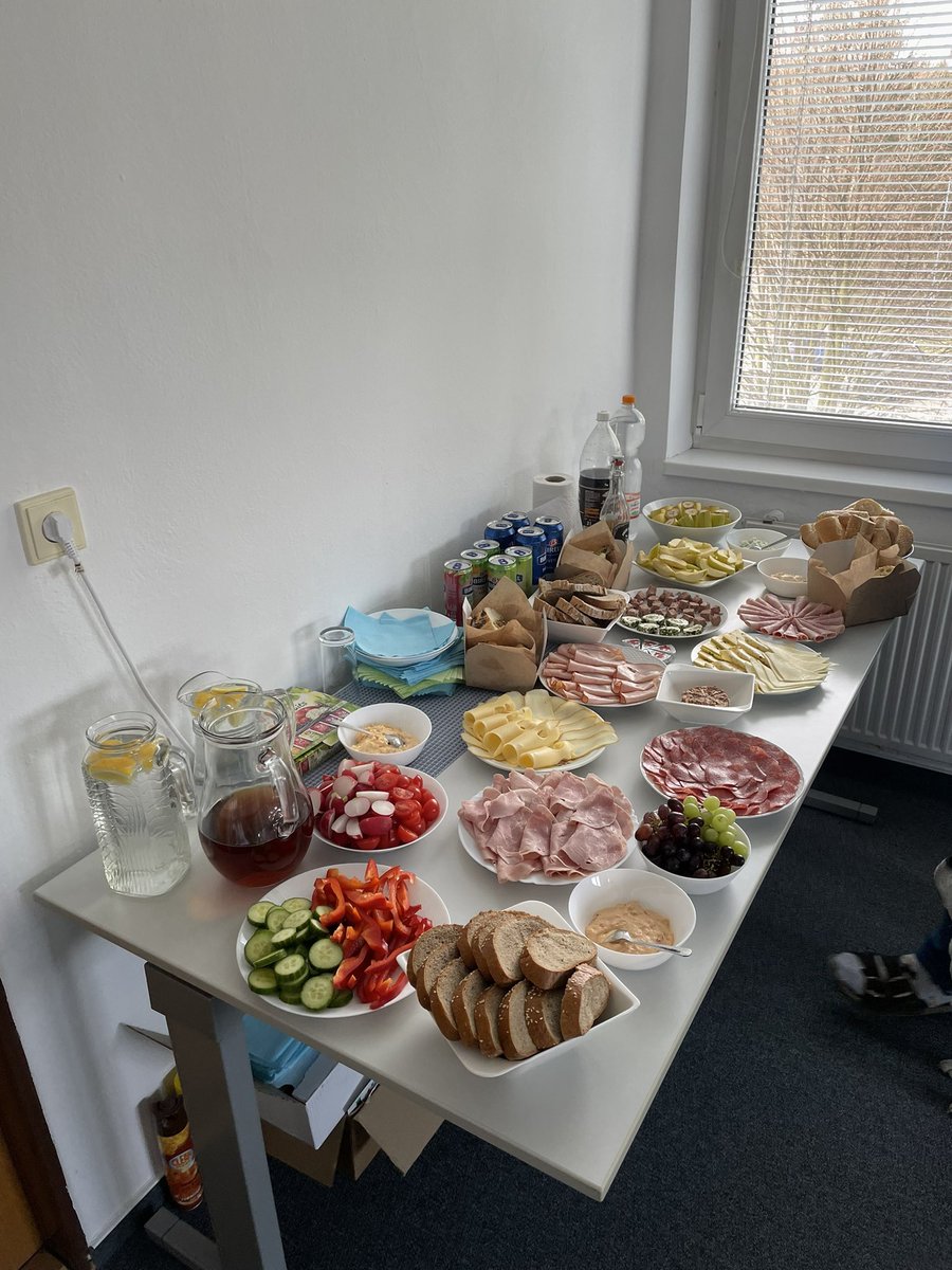 Commity.cz tweet media