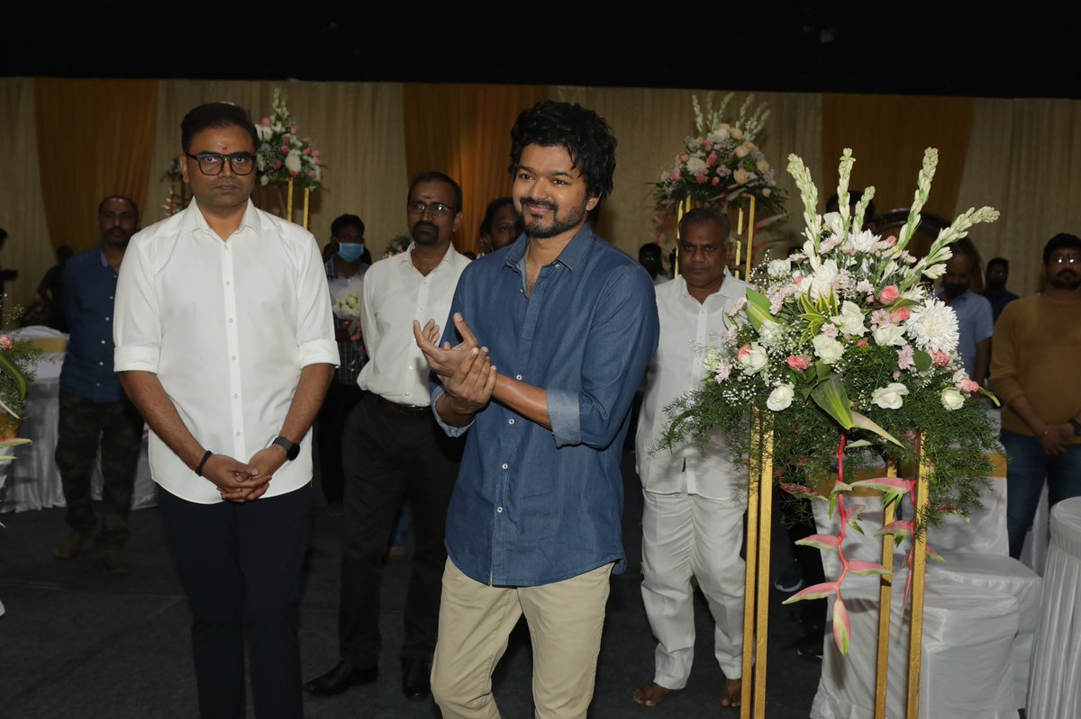 Vijay66offI's tweet photo. #Thalapathy66 

@actorvijay @directorvamshi @SVC_official @MusicThaman @iamRashmika https://t.co/NwEXAfFs2e