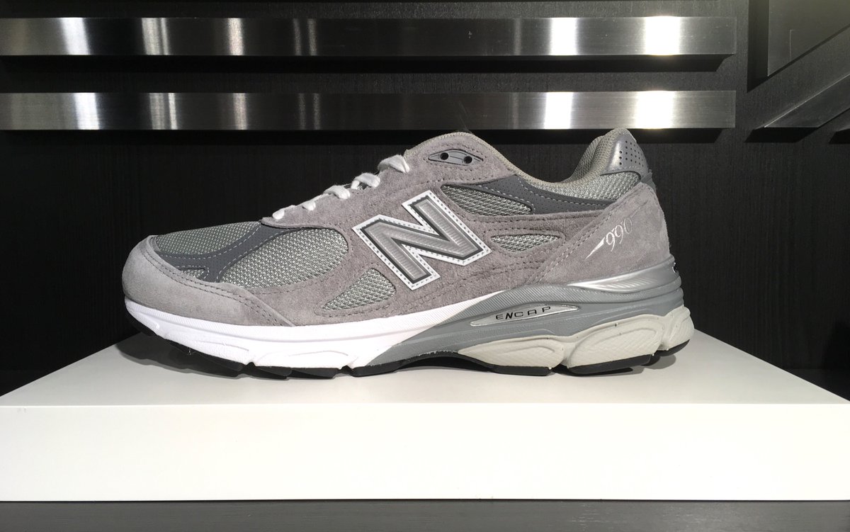 NB_KYOTO's tweet photo. < #NB再入荷>
「 M990」
COLOR:GY3
WIDTH:D/SIZE:25.0-29.0cm
PRICE:31,900(税込)
本日4月8日（金）より販売開始👟
※こちらの商品の取り置きは不可とさせていただきます。
※限定商品の為お一人様1足までの購入制限とさせていただきます。
#NB
#京都
#藤井大丸
#ニューバランス
#M990 https://t.co/1MFzMiafMo