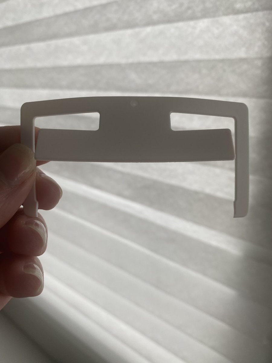 beek_elske's tweet photo. @IKEANederland zijn deze clipjes voor de witte en grijze gordijntjes ook los te verkrijgen? Er zijn er een paar afgebroken maar verder vind ik ze ideaal https://t.co/fdbzUIE3az