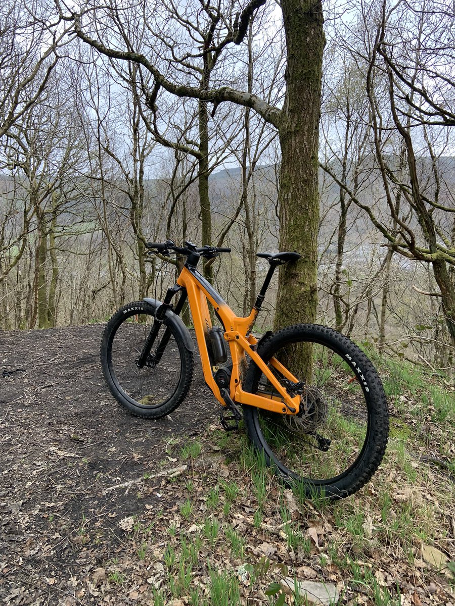 AberdareMTB's tweet photo. @brokenriders Me too managed fine without lights too ππ½#BlueIsTheColour #BlueCrew #MtbRespect #Plur https://t.co/WqUKsF138A