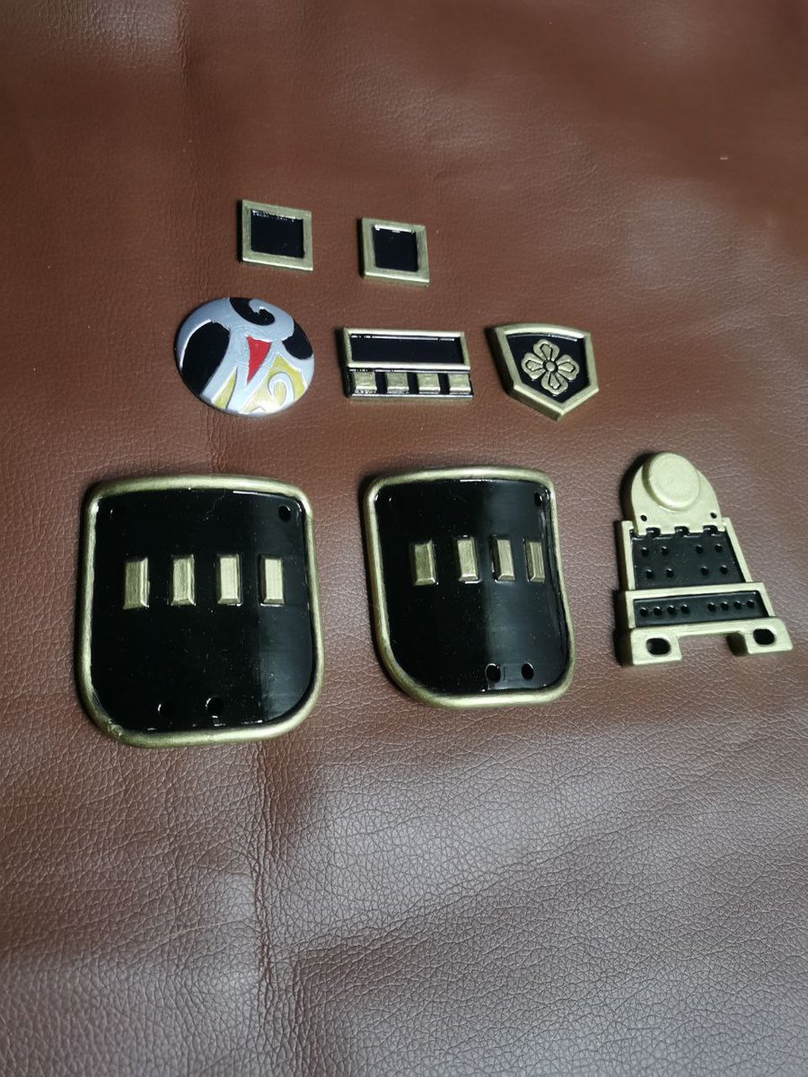 Finished set

The armor is varnished for more shine
#GenshinImpactcosplay  #toma