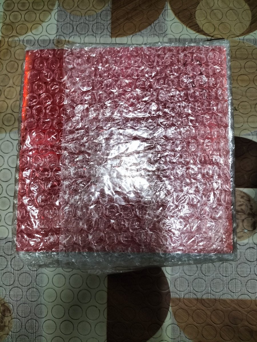 seokminlee09's tweet photo. Received ko na po yung albums @MimaShop21 thank you so much! Looking to transact with you in the future again 
#MimaLovesIt https://t.co/UVwROxx5Mq