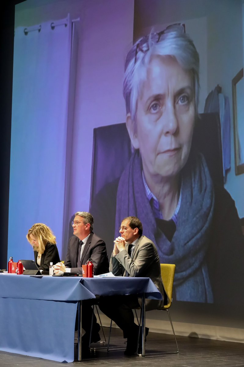 YannickMOREAU's tweet photo. Merci @MeurFerec, Me Gaelle Cognet-Ezan et @DidierMandelli pour votre éclairage sur la réalité et l’actualité de l’élévation du niveau de la mer.

Il nous faut apprendre à regarder et relever ensemble les défis qui nous font face.

#congrès #AVEL #LaMerMonte #TousDansLeMêmeBateau https://t.co/P5TIh9LcNe