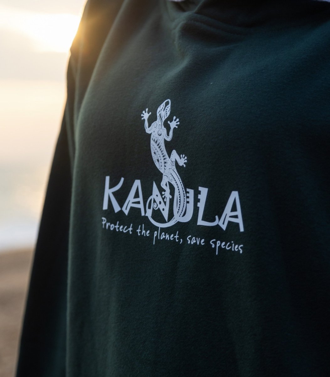 KanulaC's tweet photo. Your fave Kanula hoodie was made for sundowner moments! 🌞

Did you know that all our designs are made to print? This means we don’t print our designs until they are ordered, meaning less wastage and deadstock. 

#slowfashion #slowfashionmovement https://t.co/AN2AJOFnww
