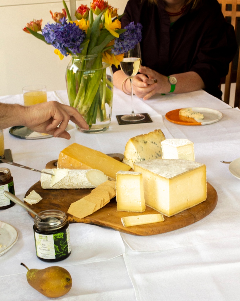 trethowanbros's tweet photo. Easter is on its way! Visit our blog for tips on how to serve up the perfect cheeseboard this easter and order your cheese direct from the dairy.
https://t.co/BQXn8yC4rw
#madewithlove #lovebritishcheese #happyeaster #handmadecheese #shopsmallforeaster #eastercheeseboard https://t.co/SJY0fYFPU3