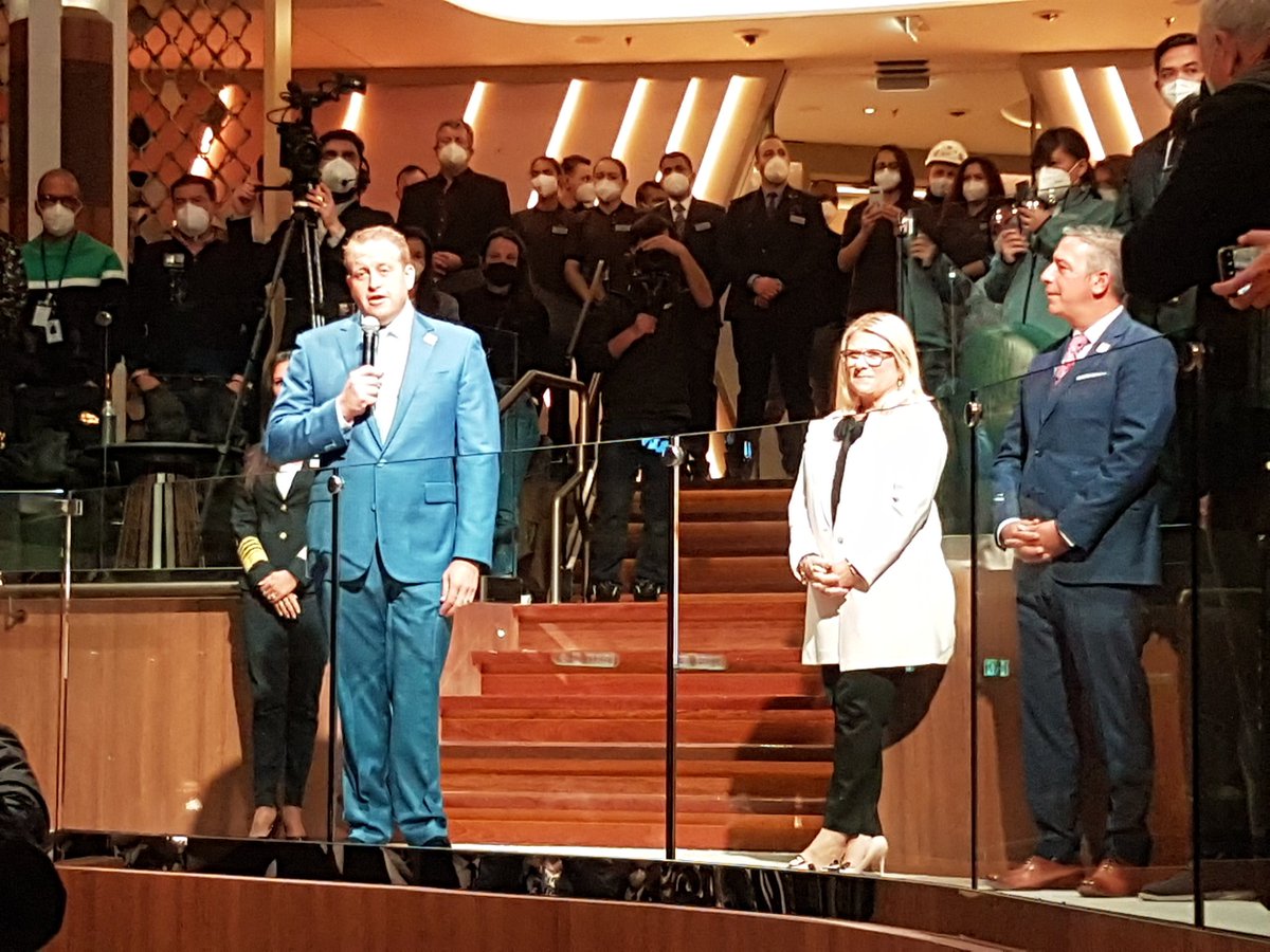 TTGGrace1's tweet photo. Amazing welcome onboard the @celebritycruise #celebritybeyond with @LisaLutoffPerlo @JoRzyCruise #captainkatemccue and #jasonliberty https://t.co/jbWXZH0NZT