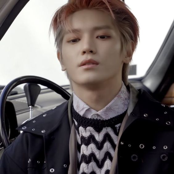 hourly taeyong ! tweet media
