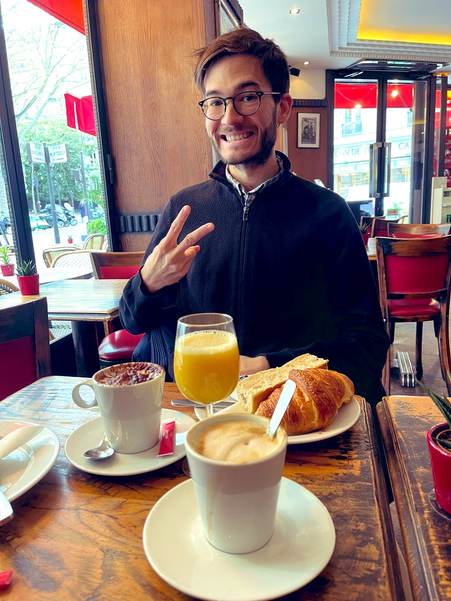 MaitreEtTalons's tweet photo. Petit dej de travail! Avec @MaitreChaton ! https://t.co/1ha22FA0q8