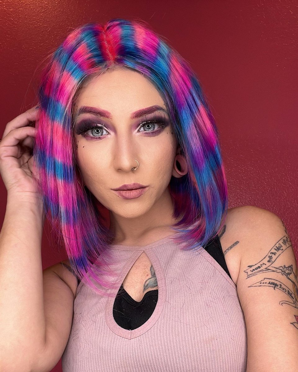 manicpanicnyc's tweet photo. Happy Tartan Day! We are celebrating with some plaid hair! Get this look with #HotHotPink, #ElectricPinkPussycat, #RockabillyBlue, and #AtomicTurquoise!!! 🤍
(IG: stizzygii )
#manicpanicnyc #manicpanic #manicpanicpro #plaid #tartanday #plaidhair https://t.co/nsBiXNY0aE