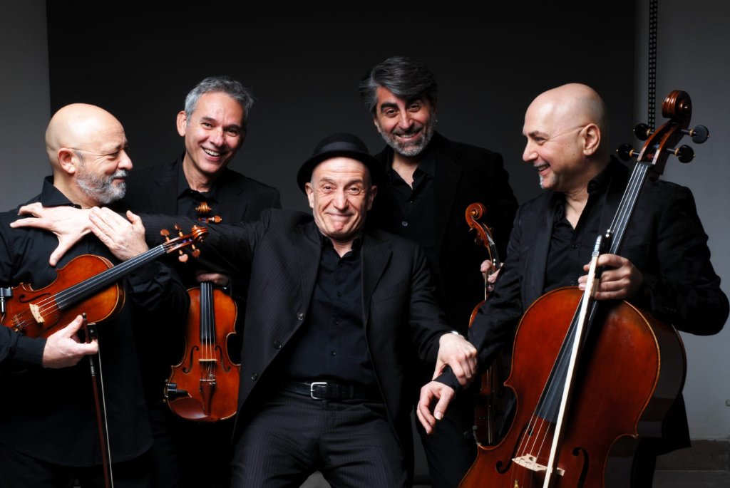 CulturSocialArt's tweet photo. Serata speciale da non perdere con il concerto “Carosonamente” con Peppe Servillo & Solis String Quartet
#cultursocialart #culturblogger #eventicultursocialart #musica #live #teatro #parioli #roma #concert #Carosonamente #PeppeServillo #SolisStringQuartet https://t.co/YhOI9PmS9P https://t.co/CaskZcfdSJ