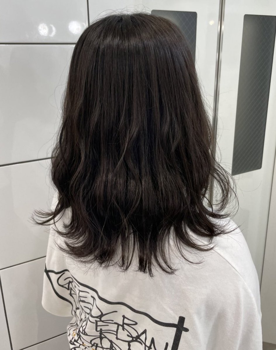 nnk__d_0118's tweet photo. 美容院行ってきました〜💇🏻♀️
めちゃくちゃ可愛くしてもらえてハッピーすぎる!! グッズ着てったら「いいねそれ!俺も買おうかなw」って言われました👊🏻❤️🔥
#shachu
#グッズ着てくなねねこ #布教すなねねこ https://t.co/J9c7JRNqpf